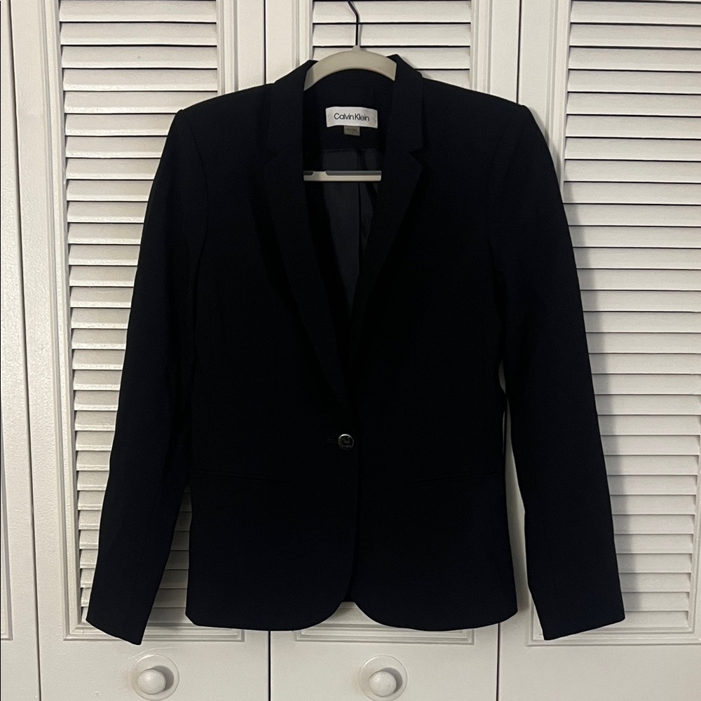 Calvin Klein Women's Elegant Black Suit Jacket